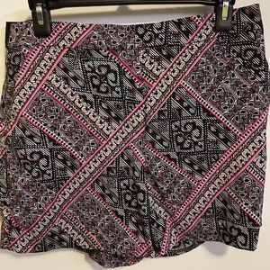 WHBM The 4” Short- printable lightweight short